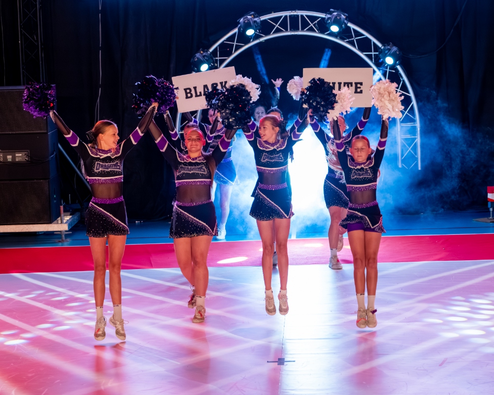 CHEERLEADERS GLIMMER, SOUTĚŽNÍ SLOŽKA