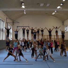 NEJ CHEERLEADING